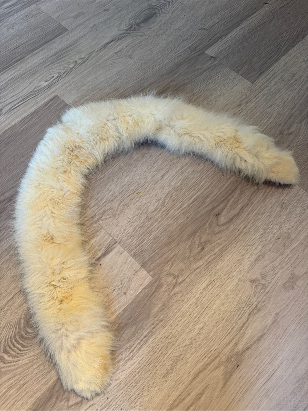 VINTAGE OFF WHITE FUR COLLAR - CAN BE ADDED TO JACKETS, SWEATER, ETC